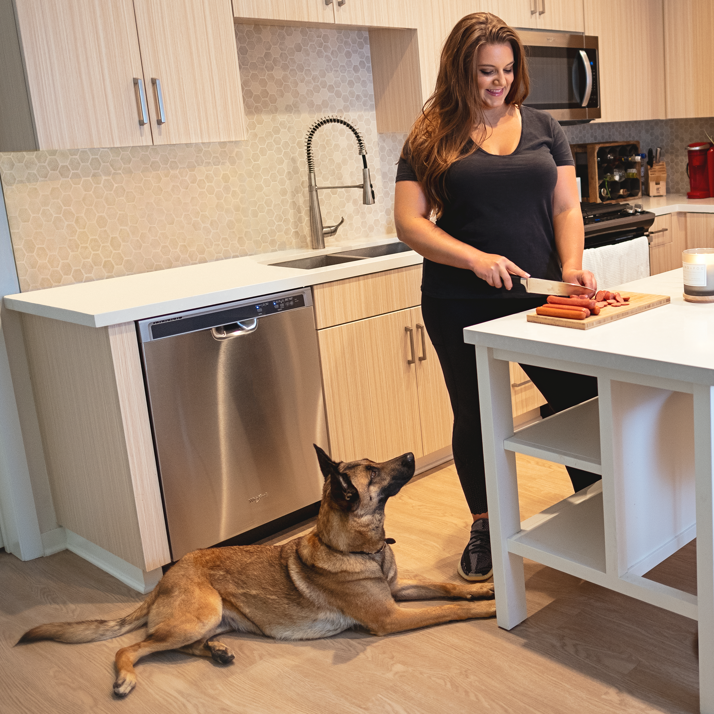 _DSF2452-retouched-v2 Carly feeding dog